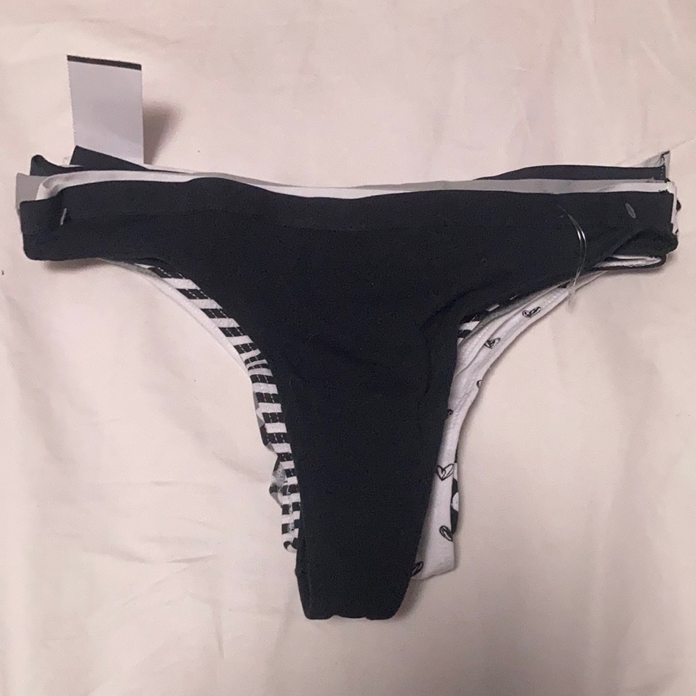 7 pack thongs various designs S NWT
